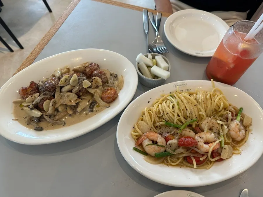Western-style menu guide at Bueokgan Suwan Branch