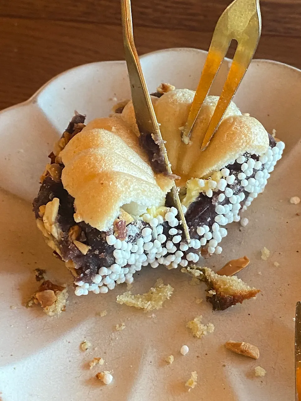 Red bean anbutter monaka dessert