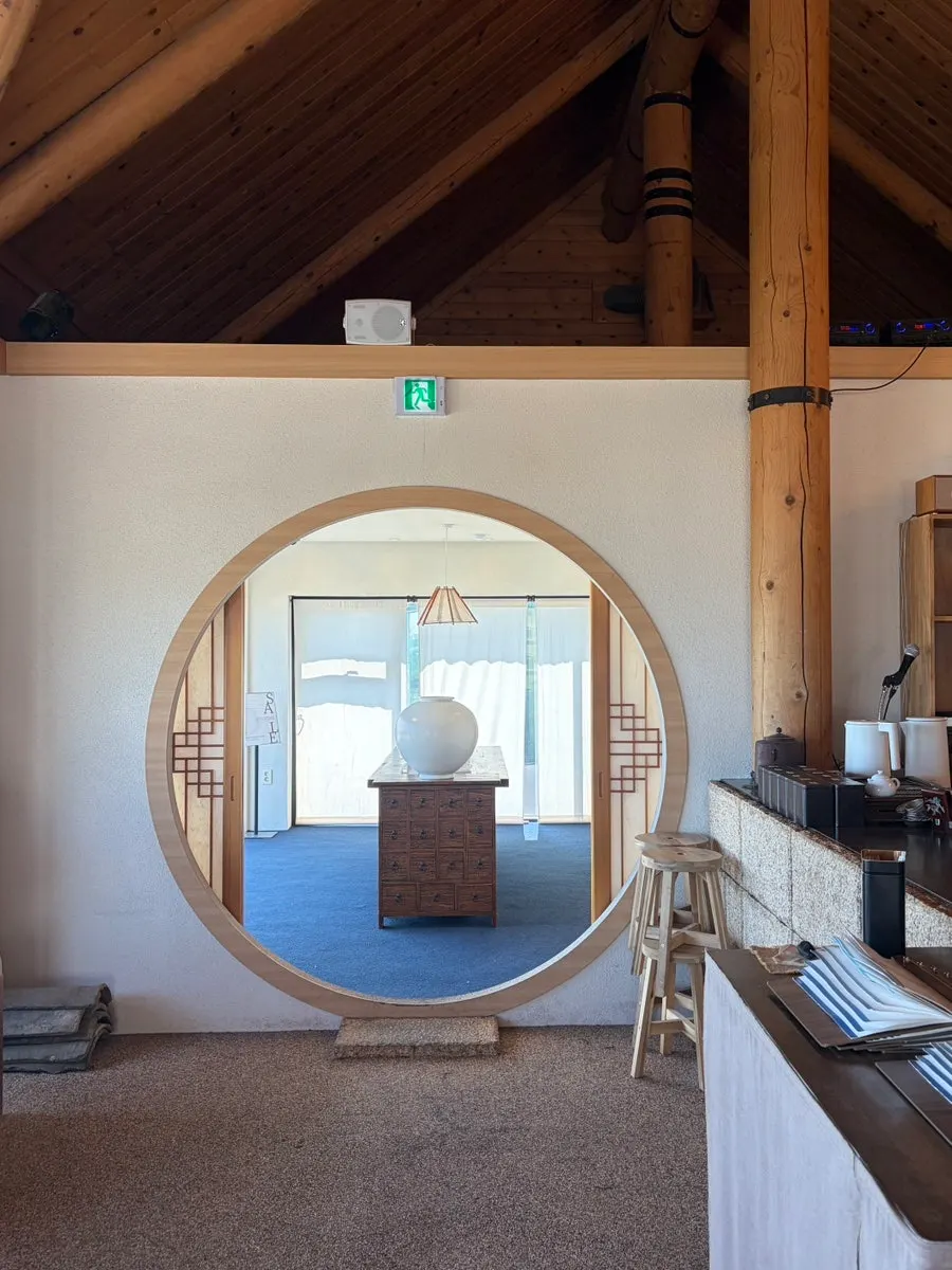 Traditional-style interior of Suwolgyeonghwa