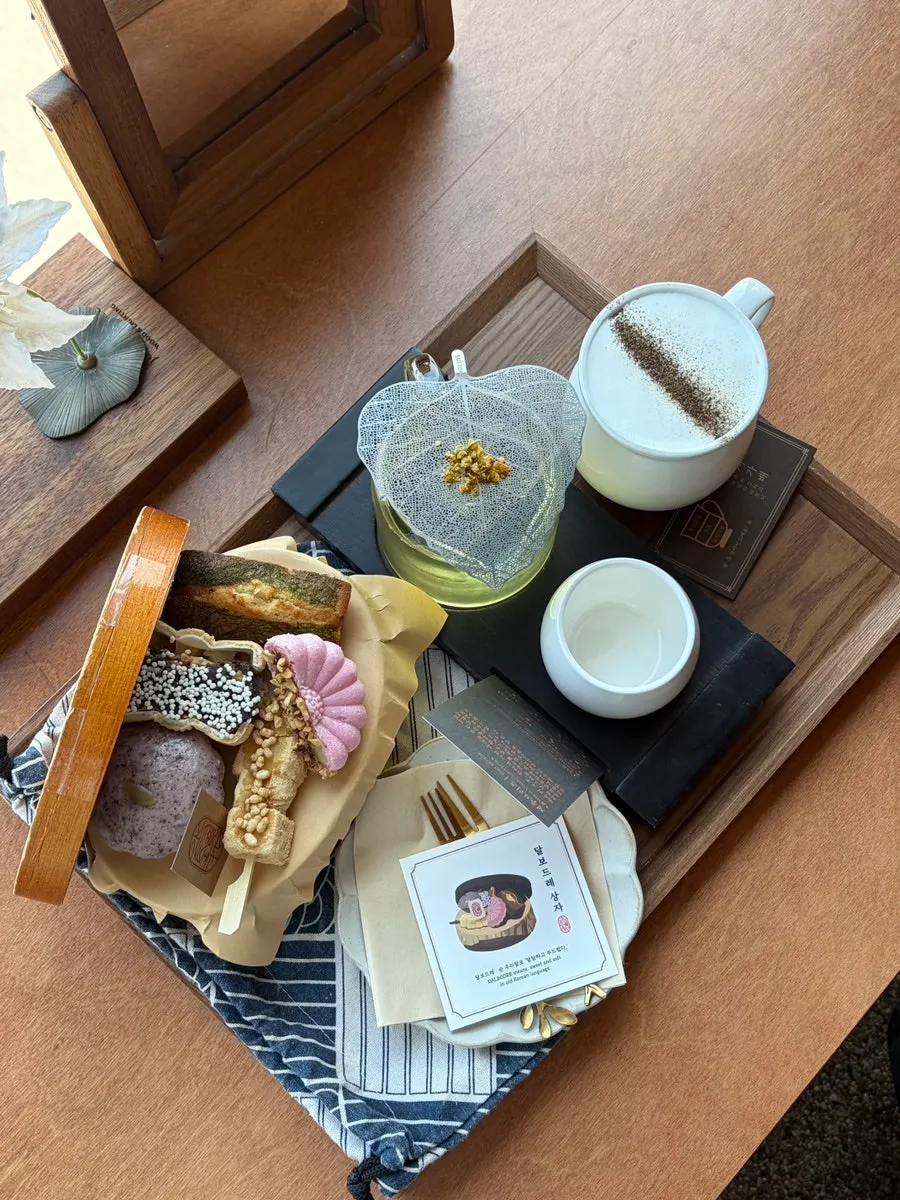 Drinks and desserts ordered at Suwolgyeonghwa