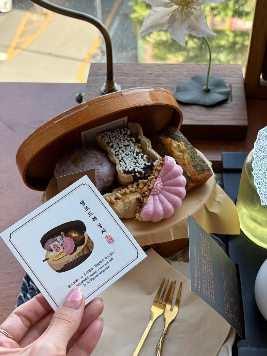 Monaka desserts from the Dalbodeure box