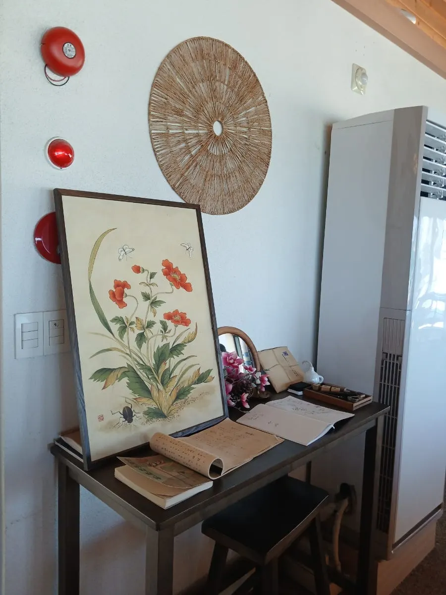 Interior of Suwolgyeonghwa crowded with customers