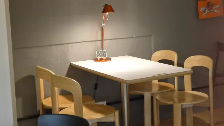 Large table seating at Jo Hui-tak Coffee