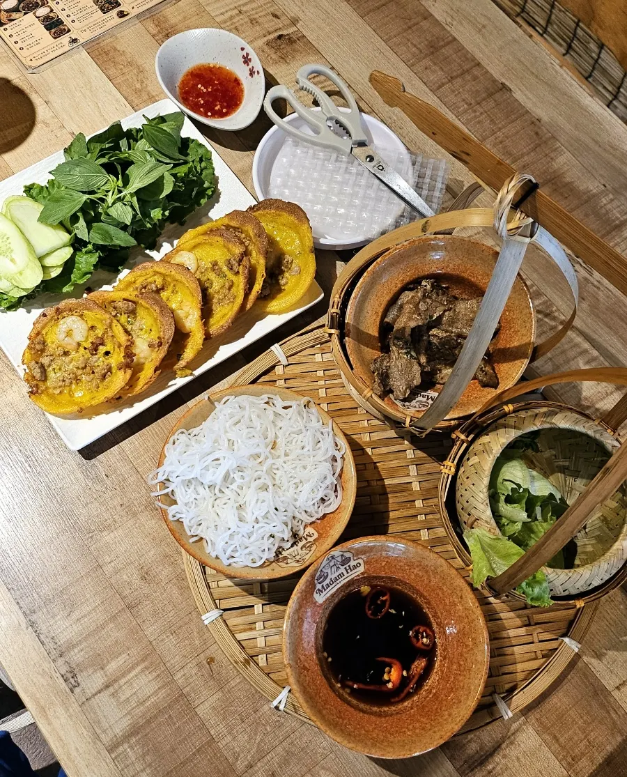 분짜와 반컷 가성비 한상