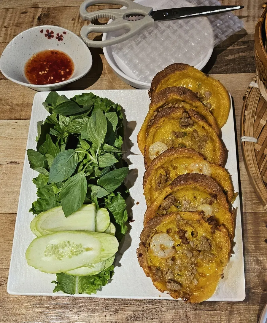 새우를 올린 베트남식 반컷