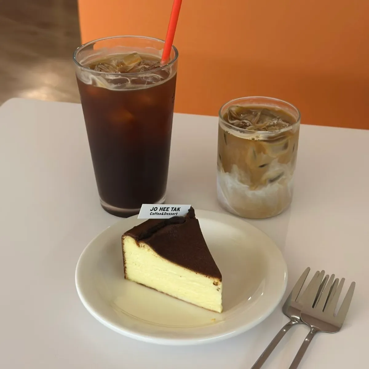 Jo Hui-tak Coffee's signature photo