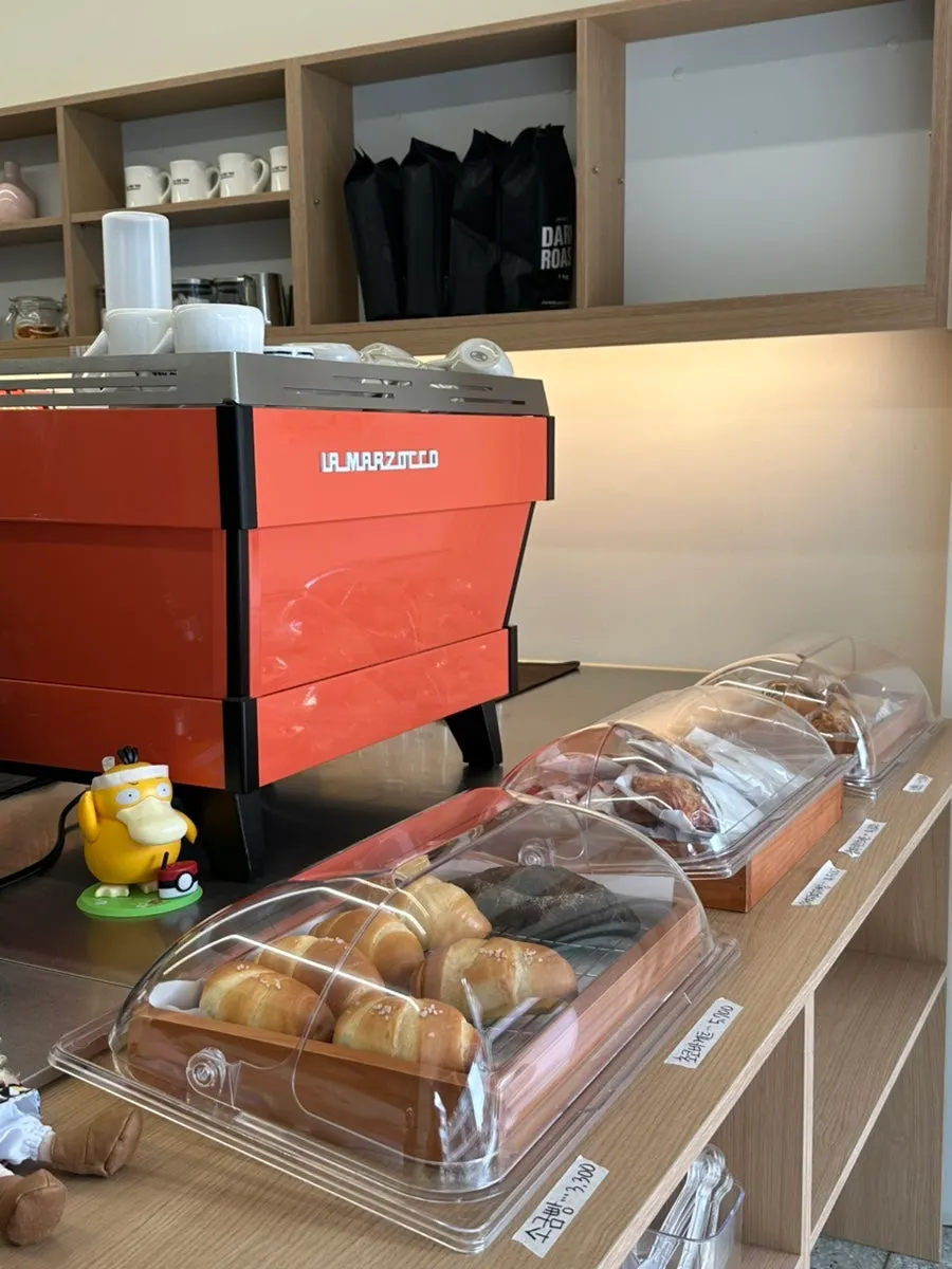 Order counter at Jo Hui-tak Coffee