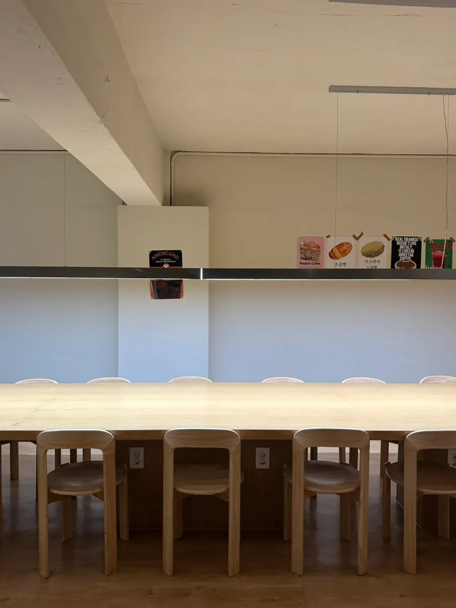 Interior passageway of Jo Hui-tak Coffee