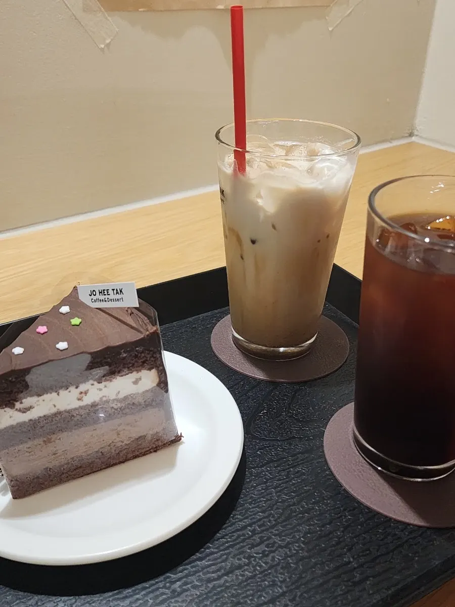 조희탁커피 케이크 디저트