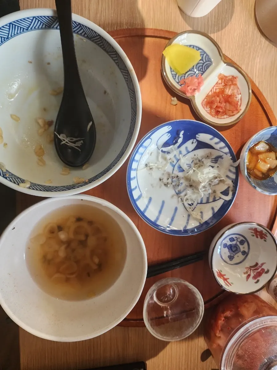 바삭한 가라아게 사이드 메뉴