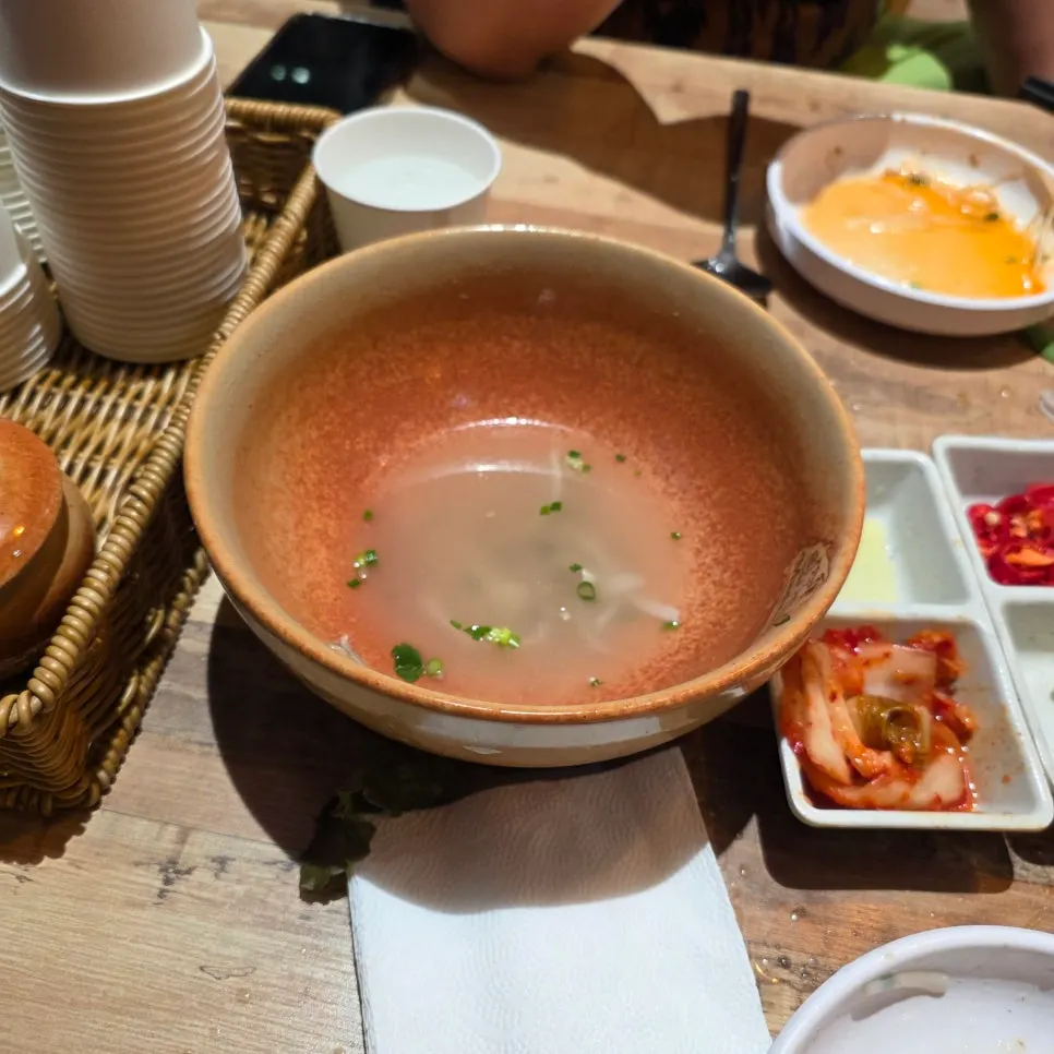 쌀국수와 분짜를 함께 주문한 식사
