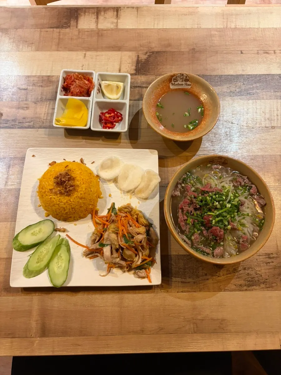 Table at the end of the lunch at Madam Hao