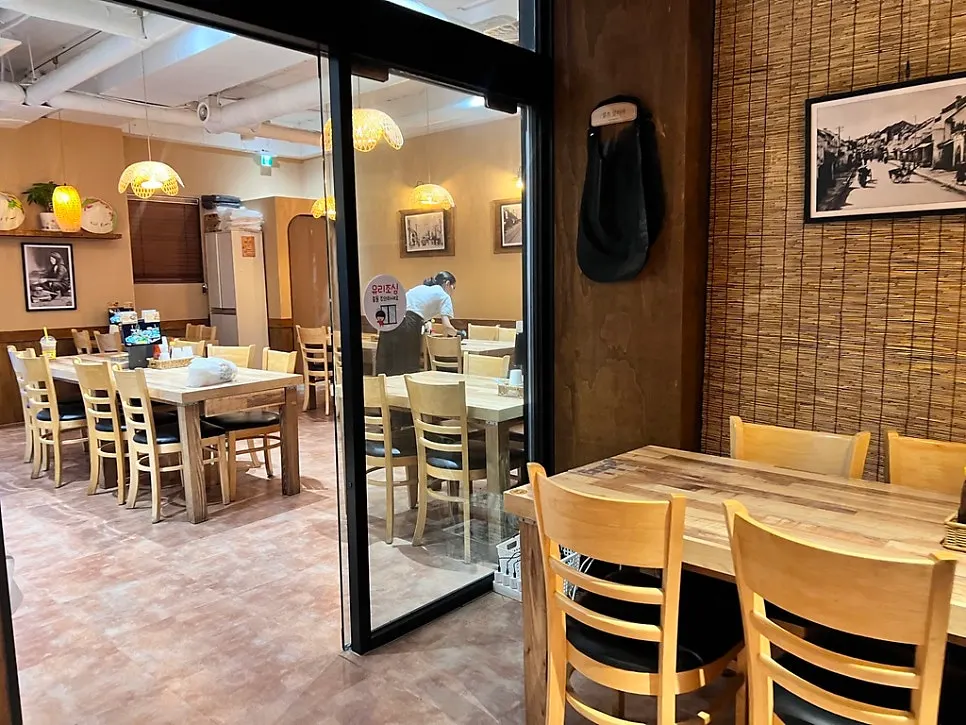 Second hall connected further inside Madam Hao