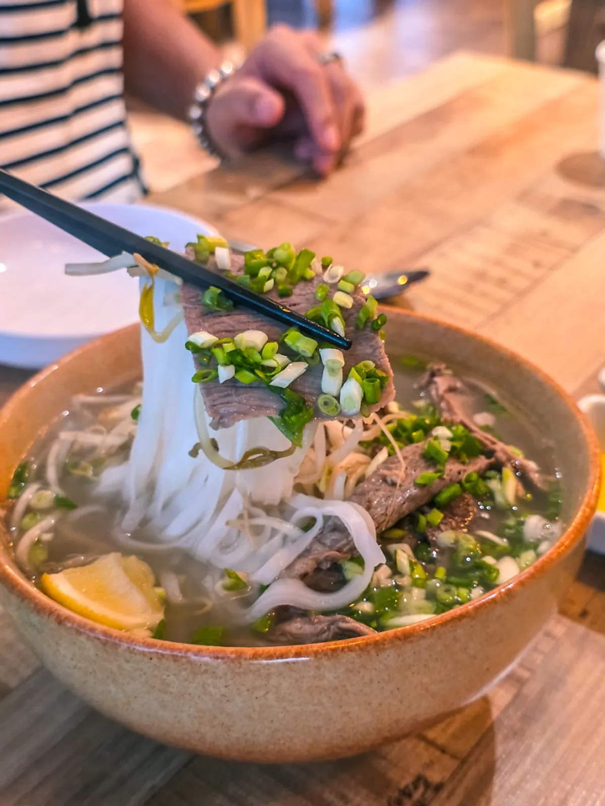 수원 아주대 마담하오 매장 전경