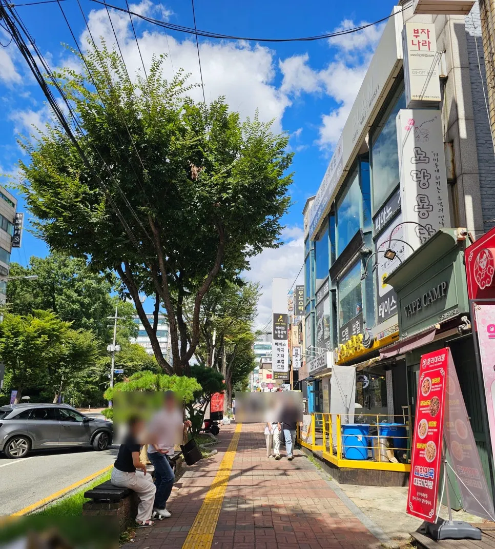Alley leading to Madam Hao near Uman-dong Public Parking Lot