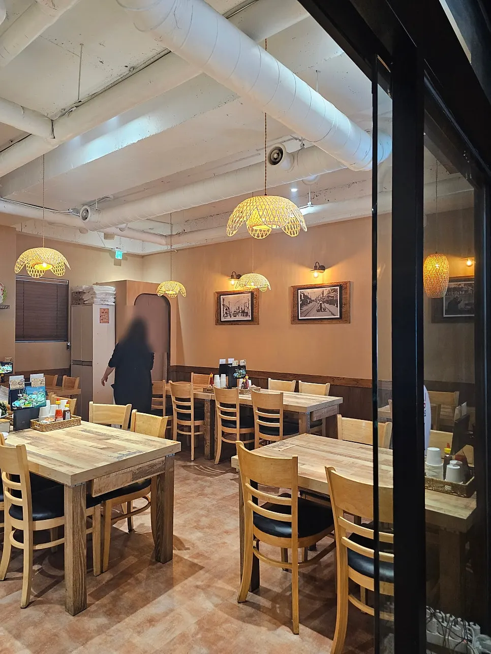 Madam Hao interior with several tables