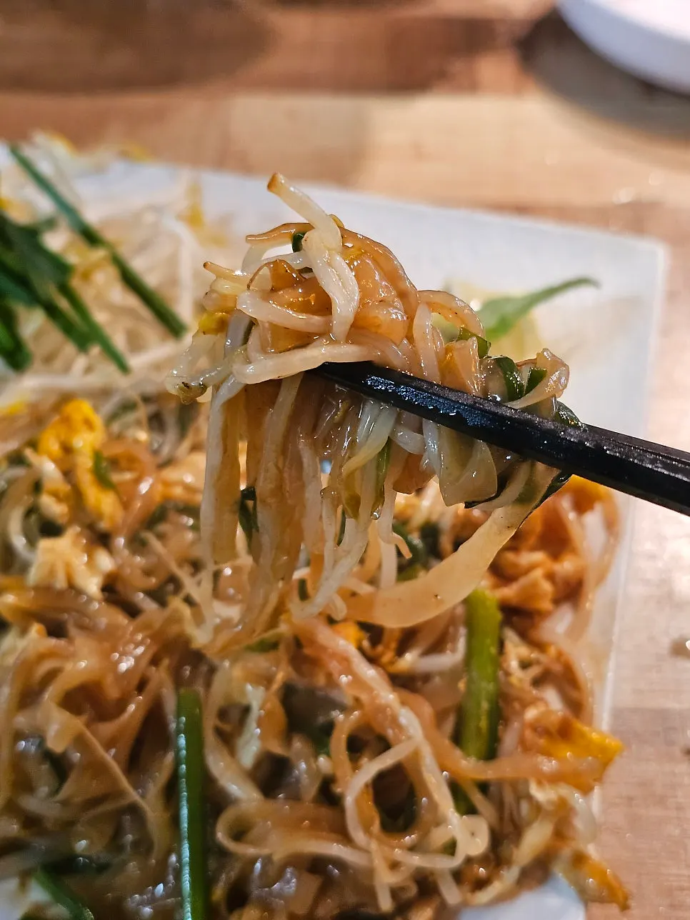 Pad thai flavored with peanuts and chili