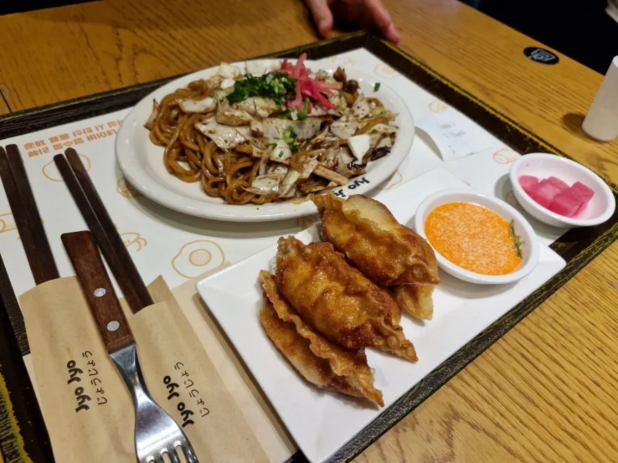 Yakisoba ordered while shopping