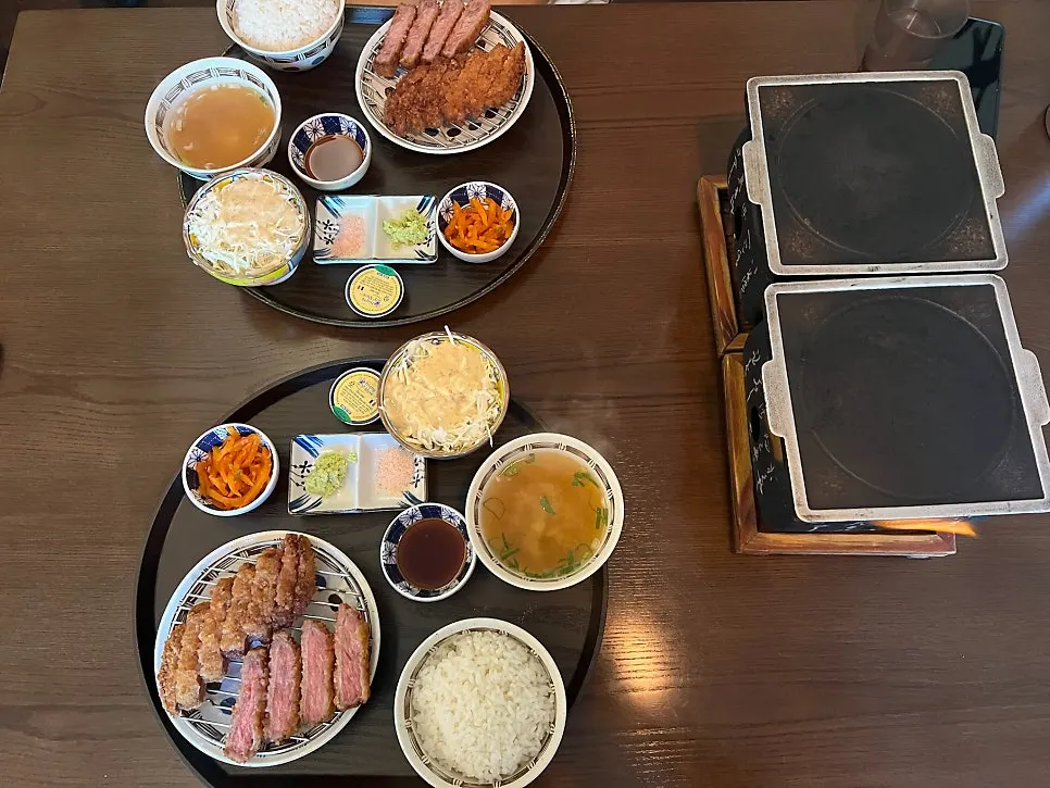 Gyukatsu grilled on a mini brazier