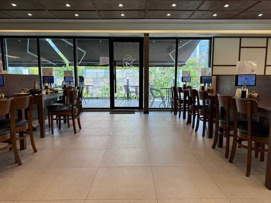 Spacious, clean interior of Boriook