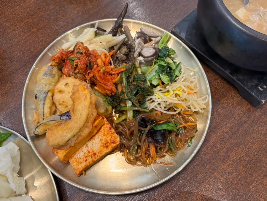 Cheonggukjang scooped into a soup bowl
