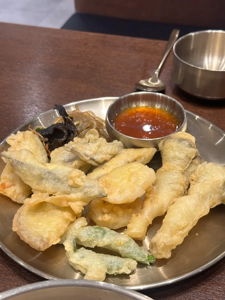 Side dishes and namul from the self-service bar