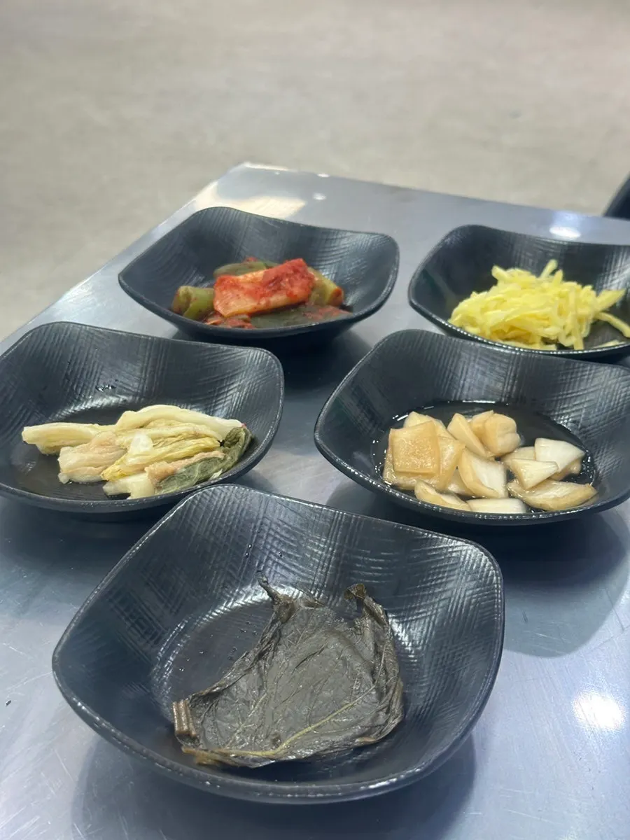 取用追加小菜的自助吧