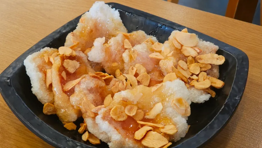 Egg fried rice served with malatang
