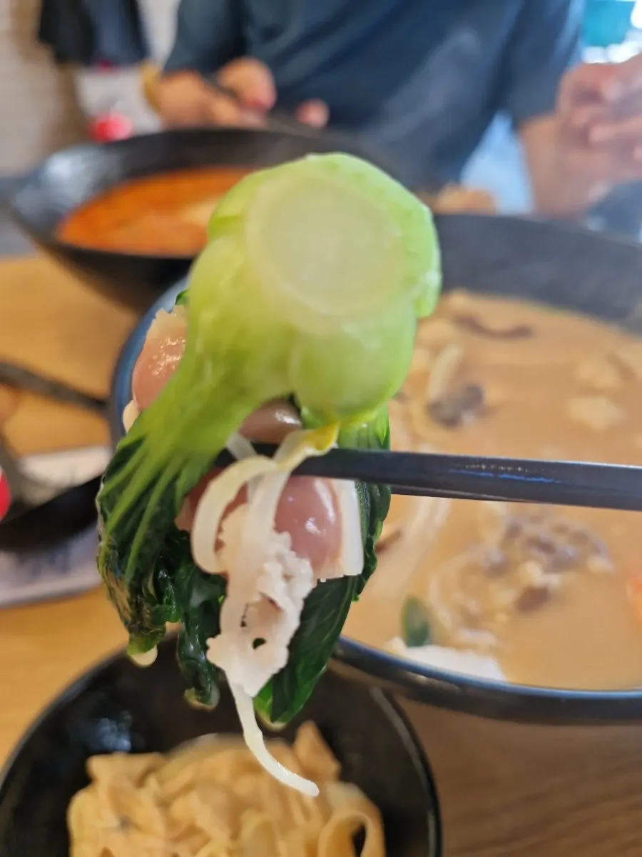 Malatang with mung bean sprouts and wide glass noodles