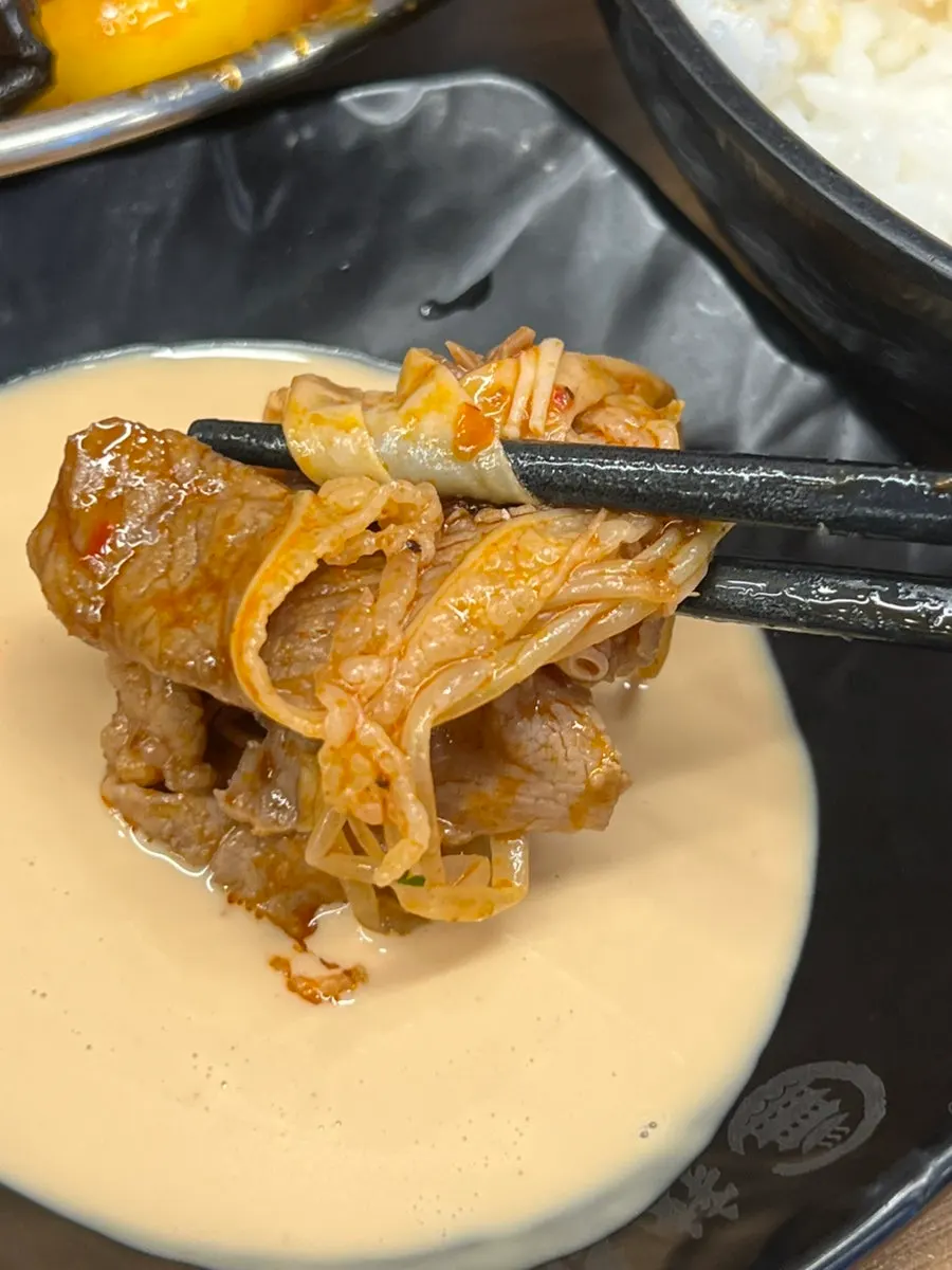 마라샹궈에 곁들인 흰쌀밥