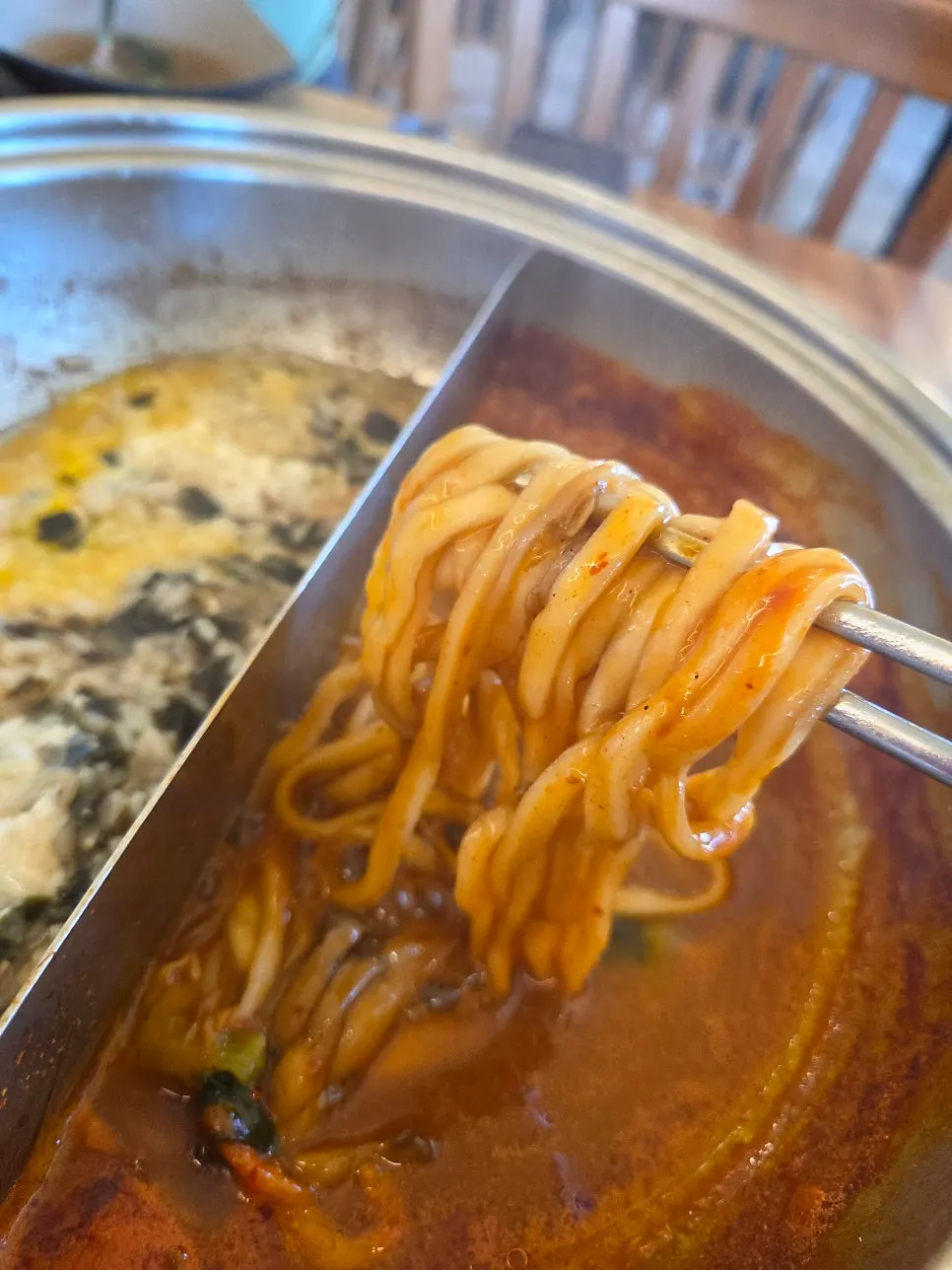 매운버섯 육수 칼국수