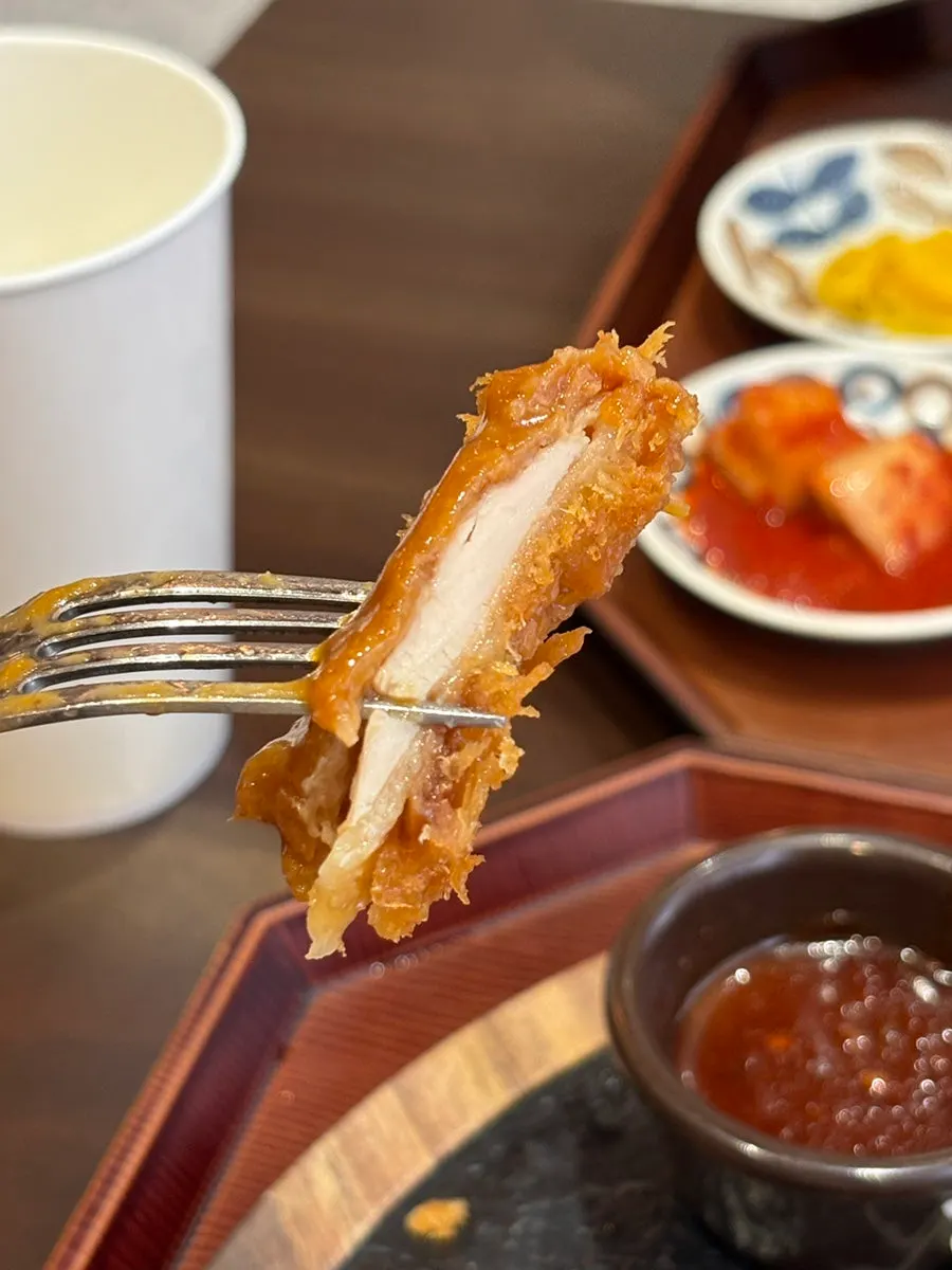 Donkatsu de lomo artesanal y chicken steak