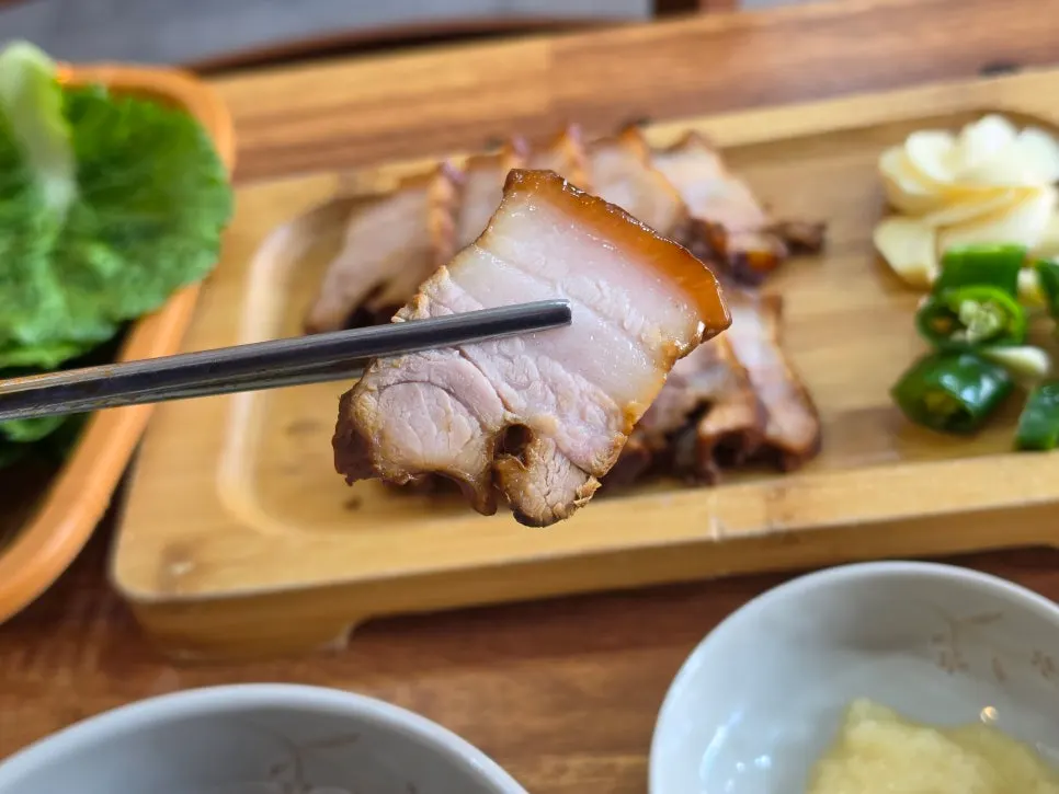 Dombe pork with evenly distributed lean meat and fat