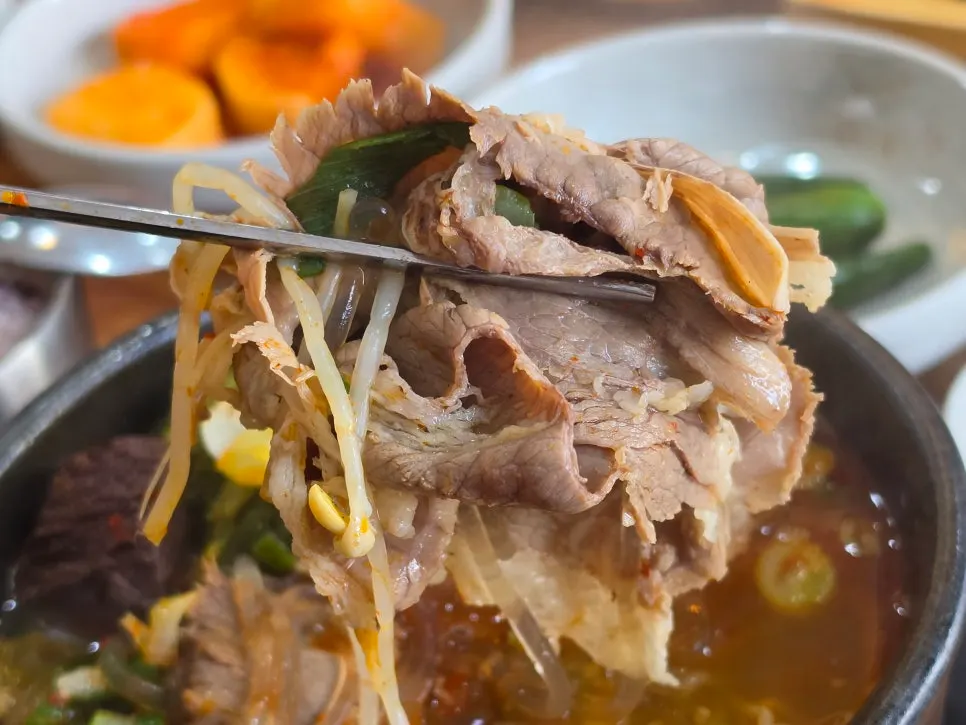Blood cubes and beef in the haejangguk