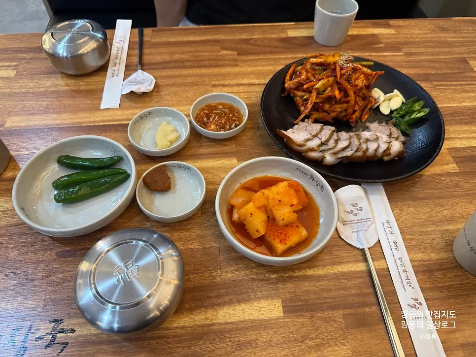 촉촉하게 썰어 나온 돔베고기 수육