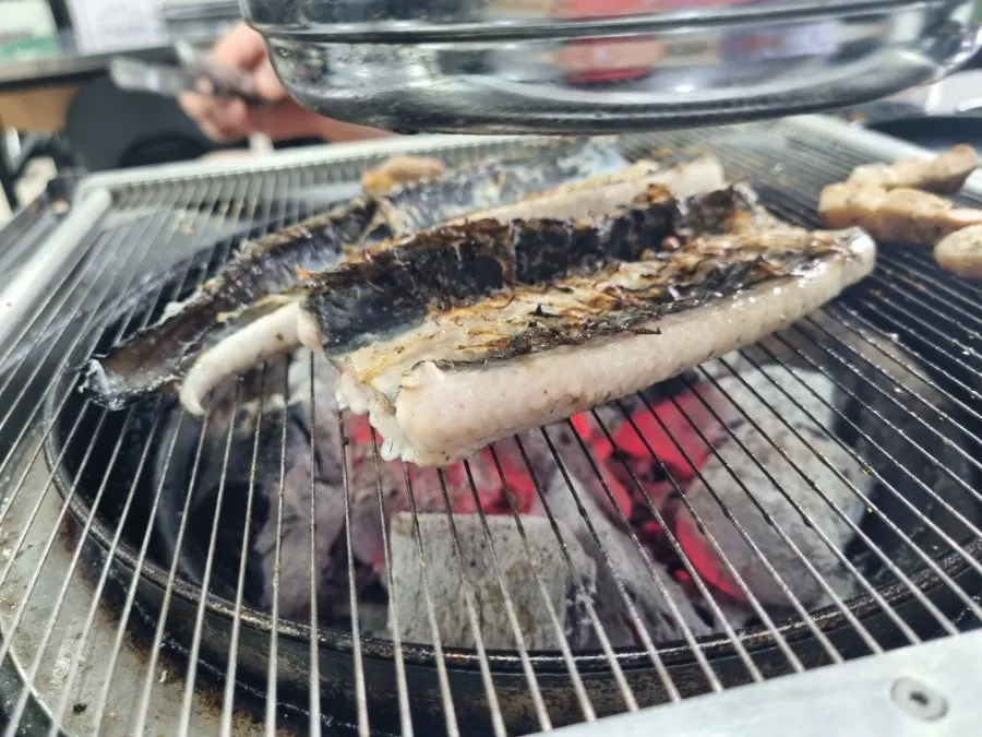 통통하게 구워진 민물장어