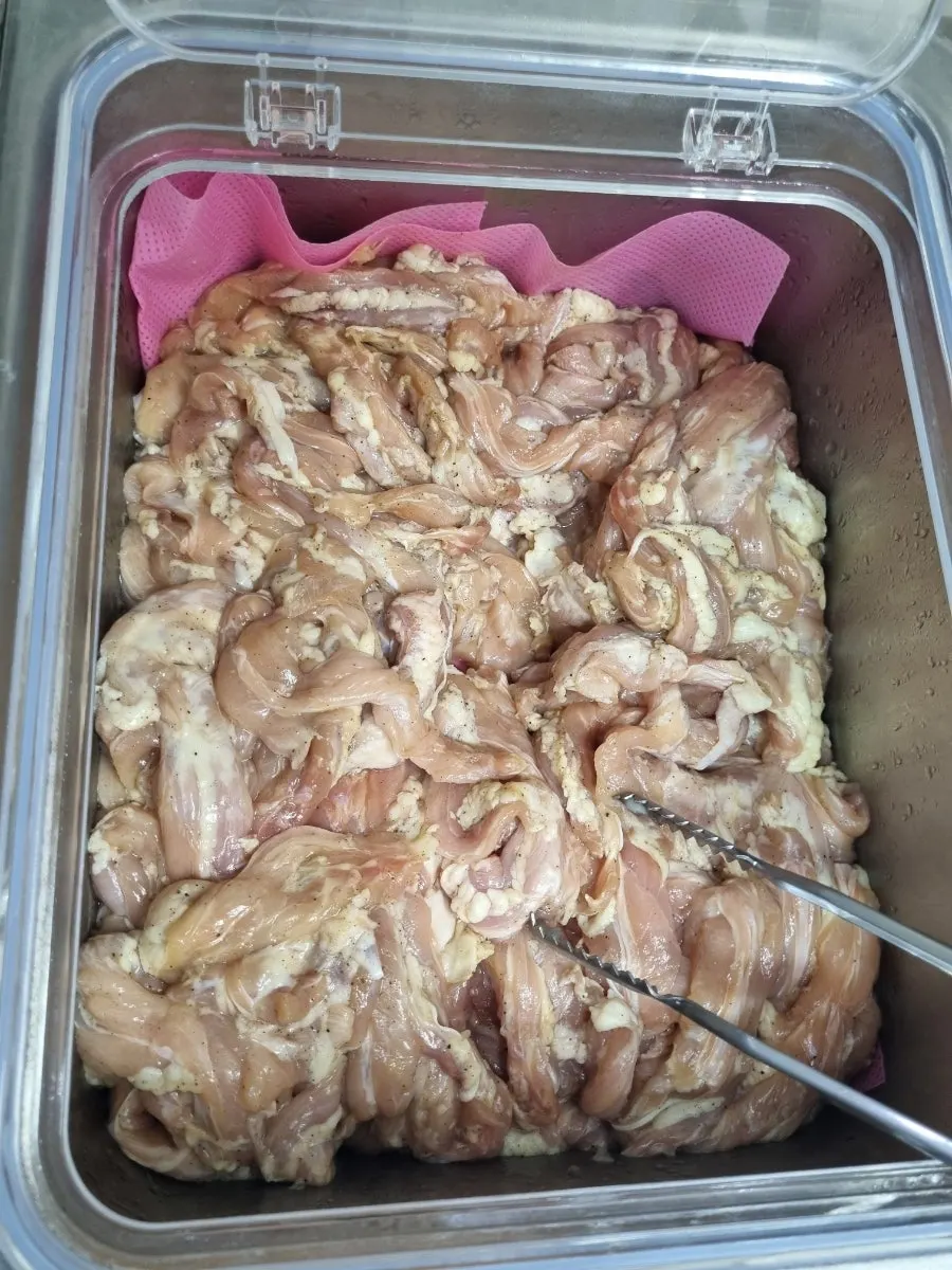 셀프바에 준비된 양념돼지갈비