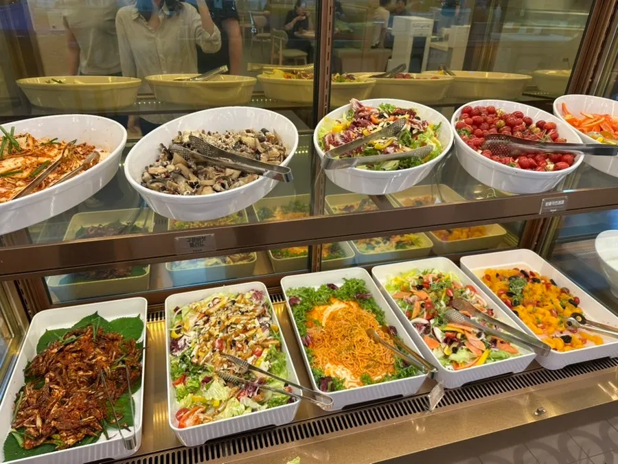 Sudut salad dan dessert buah