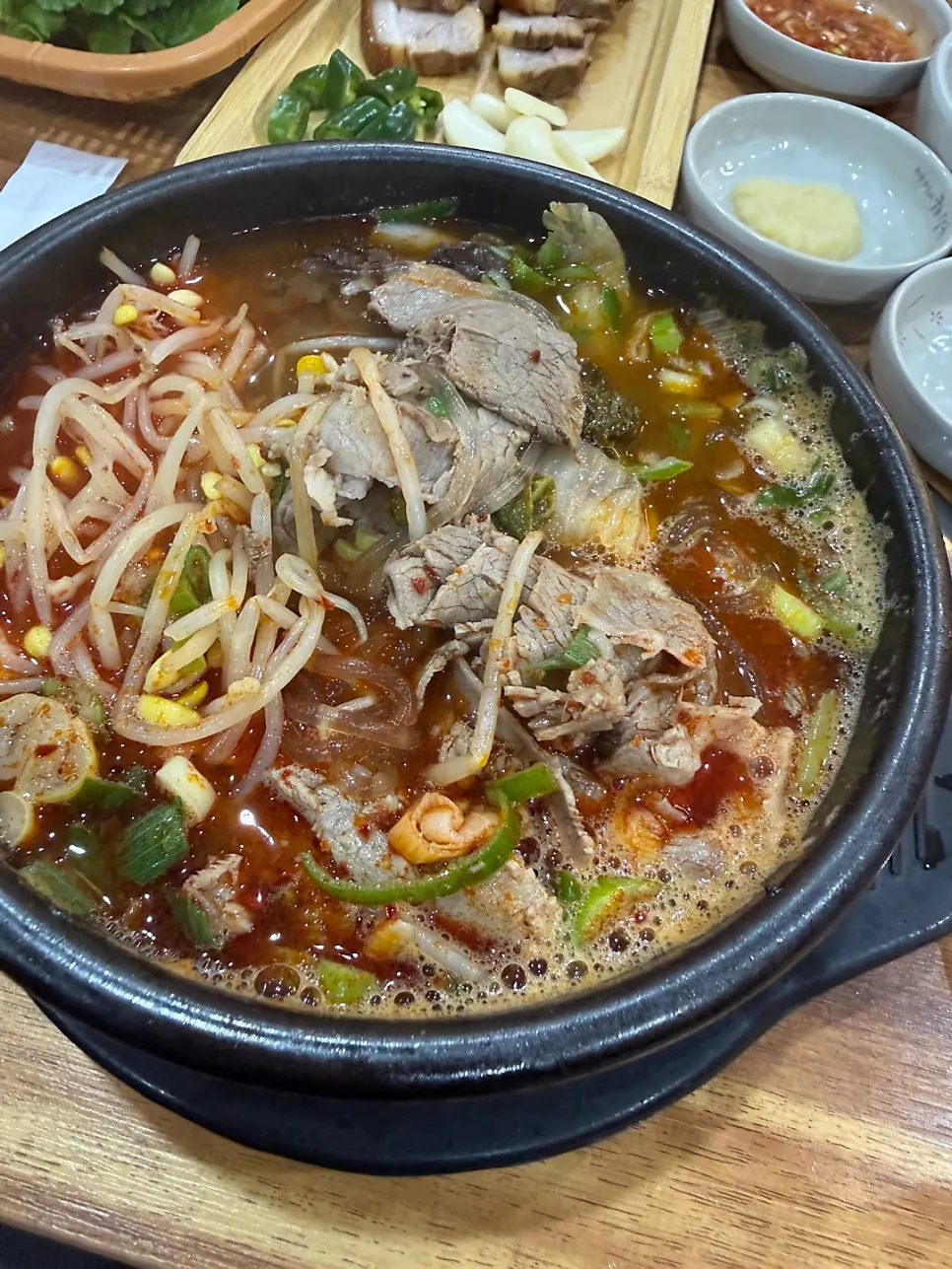 건더기가 푸짐한 해장국