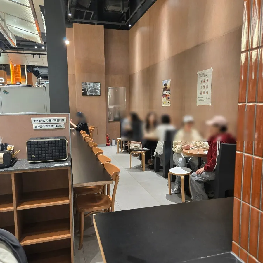 스타필드수원 카페 매장 모습