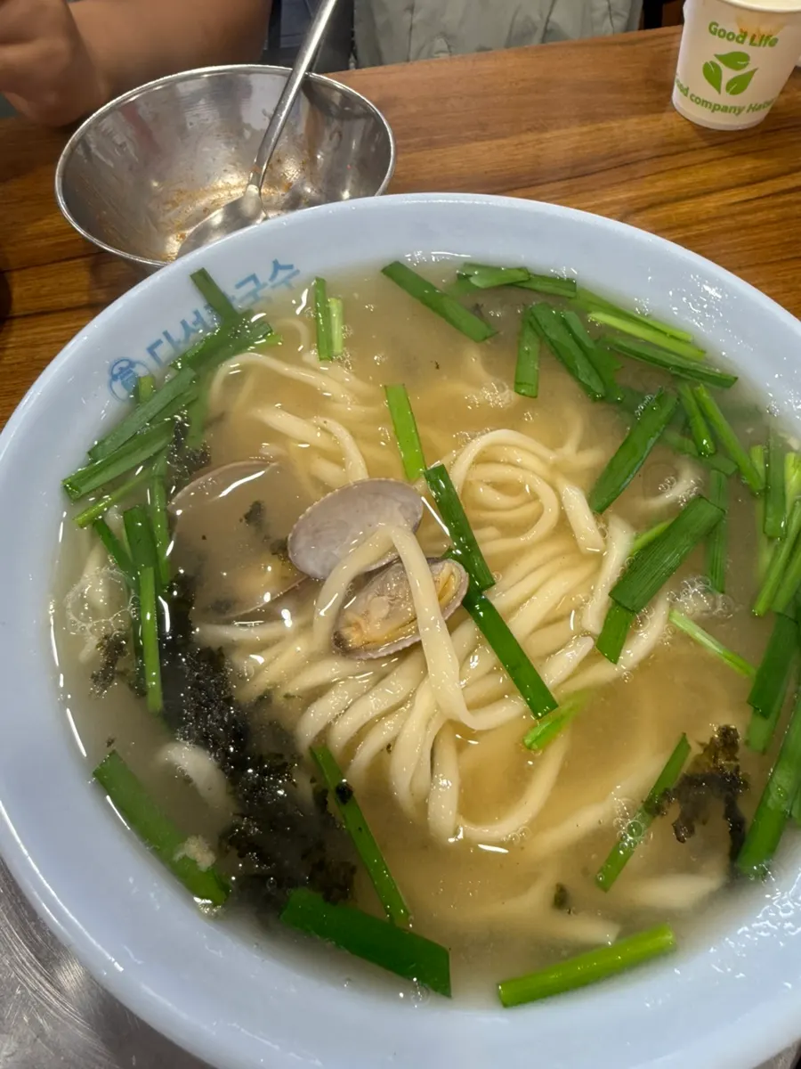 고기만두와 칼국수 조합