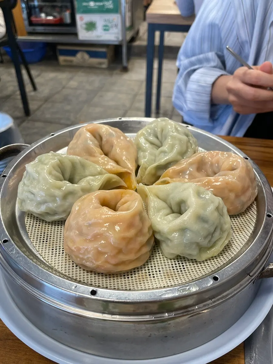 칼국수와 곁들인 수육