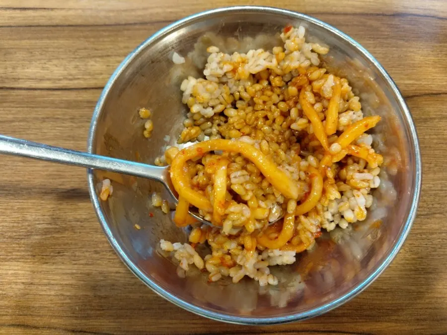 Barley rice served before the main dishes