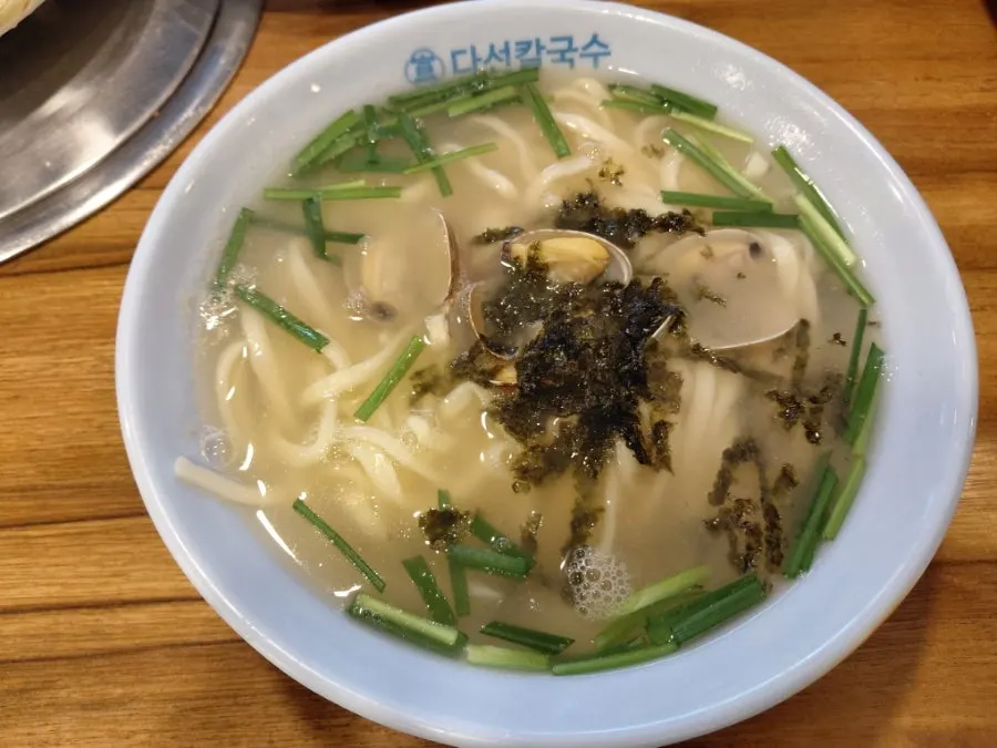 A generous bowl of double-portion kalguksu