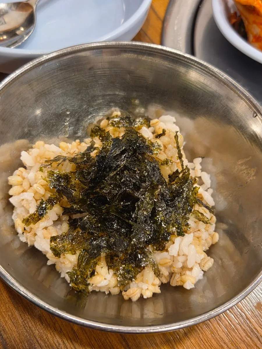 Kid-friendly barley rice served with gim and sesame oil only
