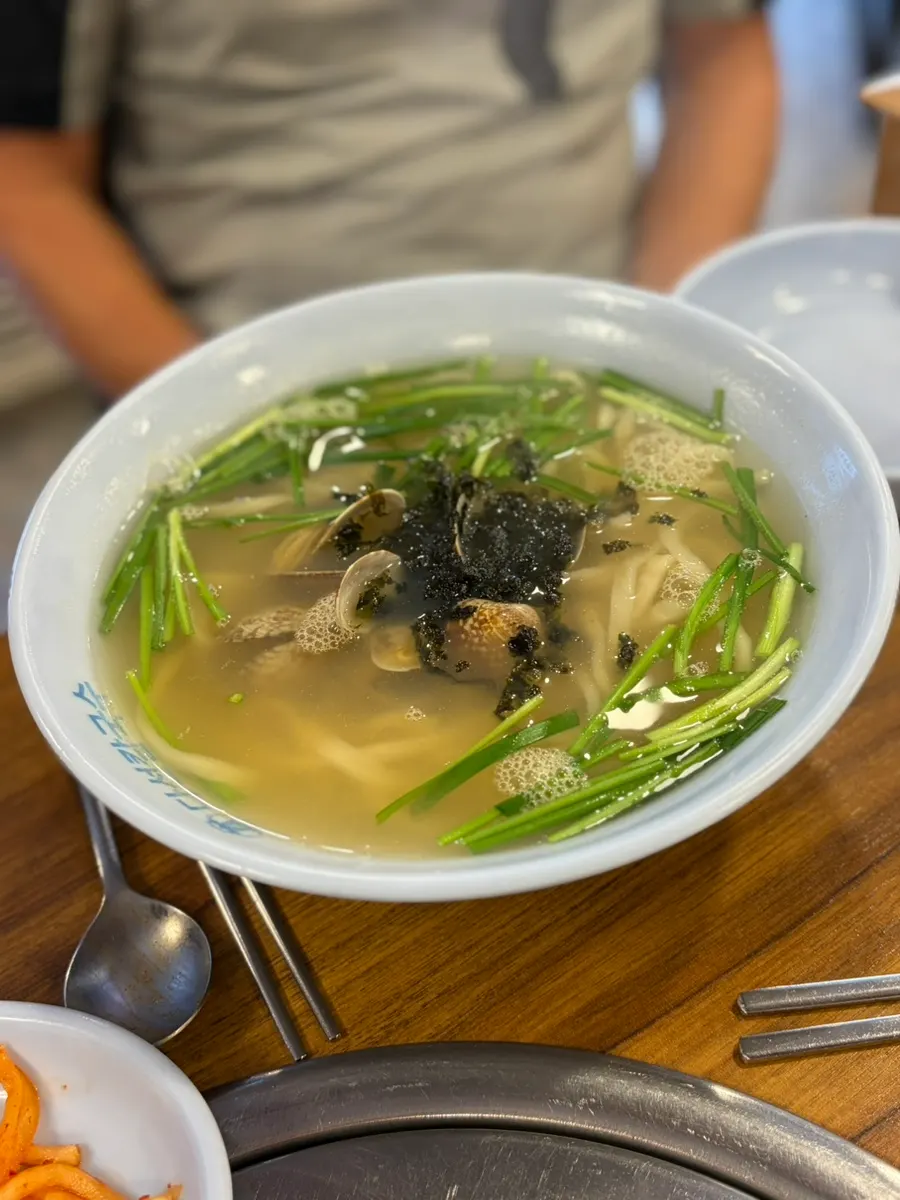 A basic kalguksu serving for one at Daseon Kalguksu