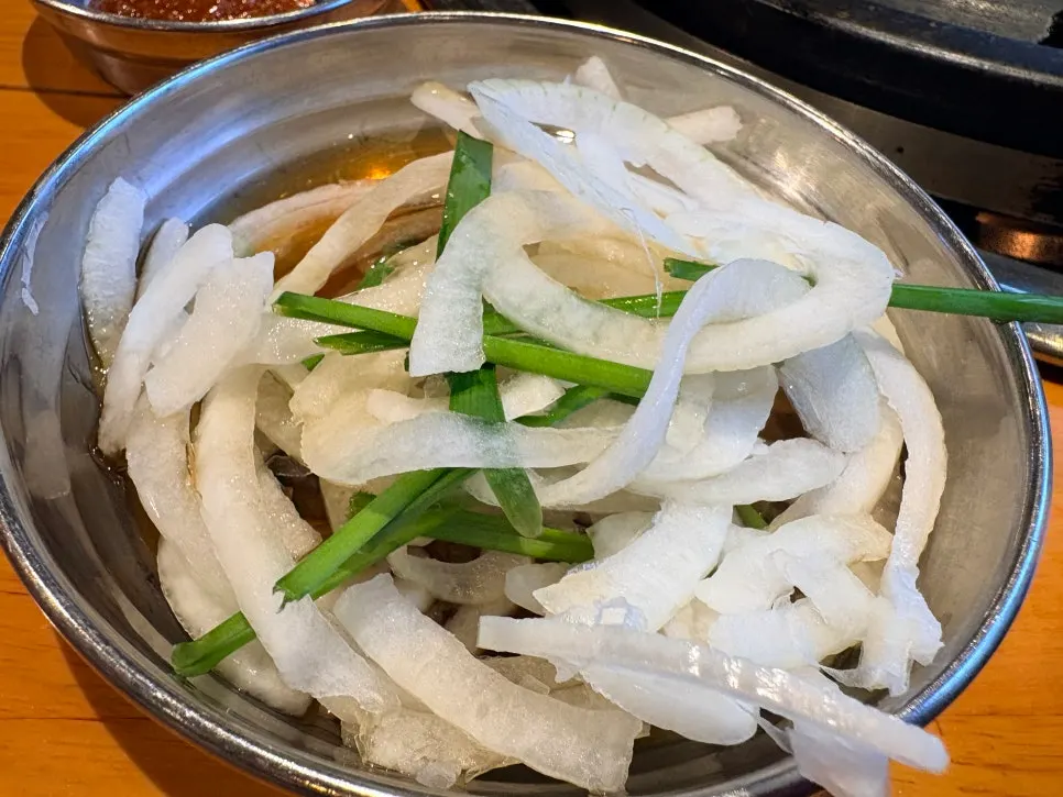 特制酱、黄豆粉、包饭酱和蒜