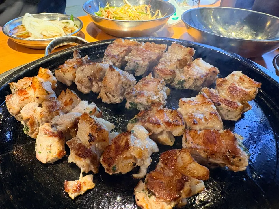 煎熟外层的刀花五花肉