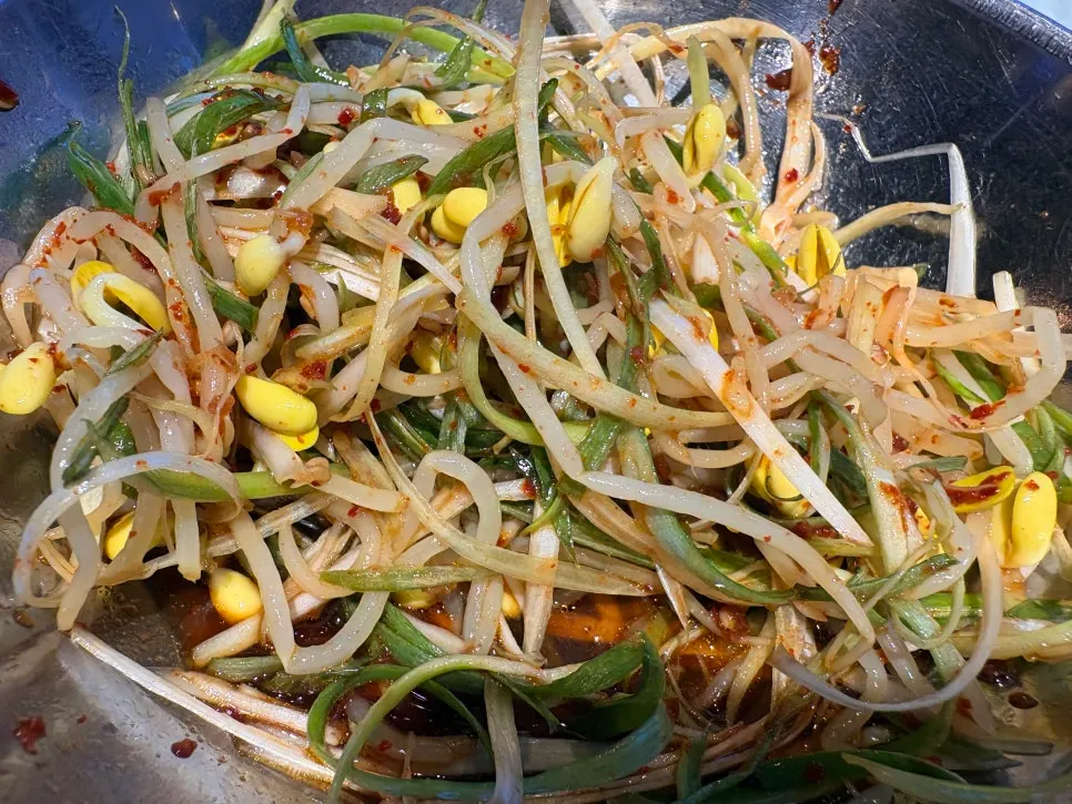 石板烤泡菜和红薯