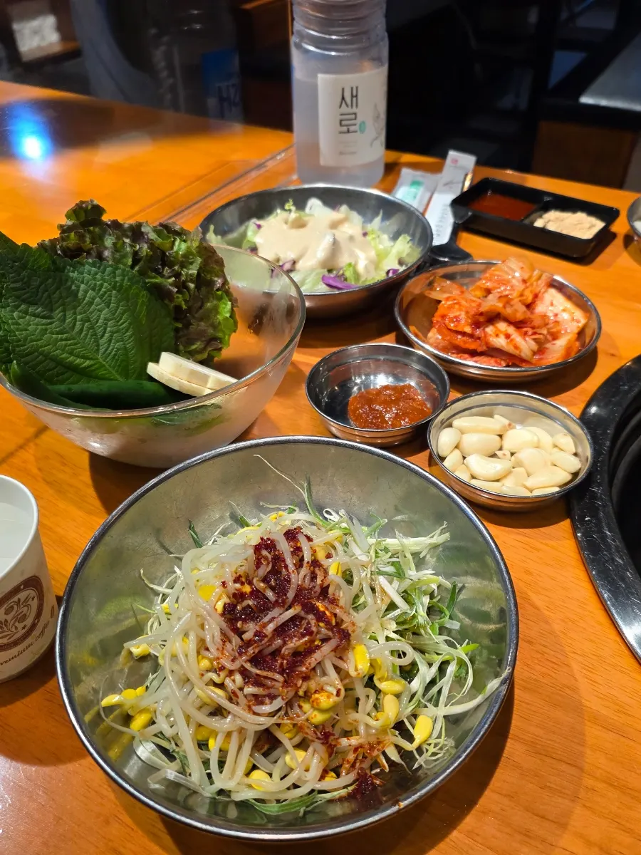 황제덧살과 칼삼겹살 메뉴판